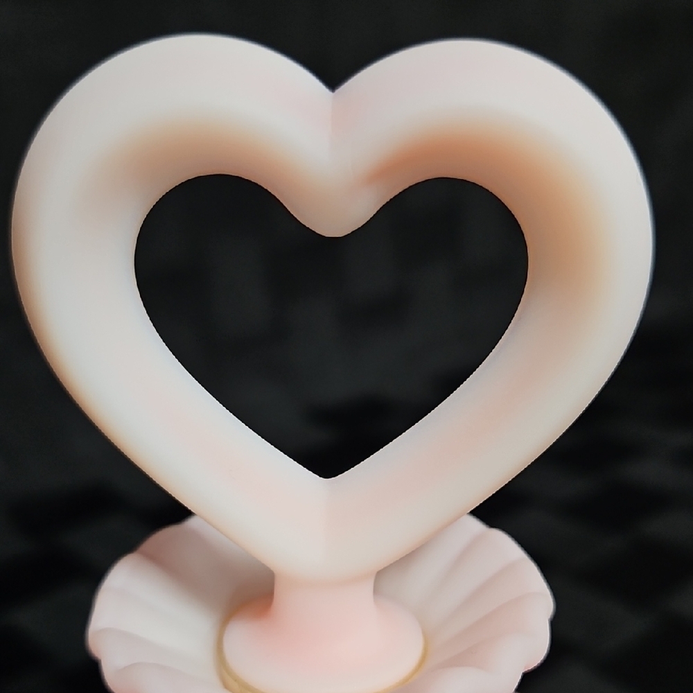Exquisite Fenton Handpainted Diamond Rose Quilted w/Heart Stopper Perfume Bottle - Picture 12 of 16